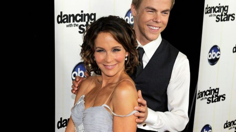 Jennifer Grey Earns Top Score on 'Dancing With the Stars' Premiere