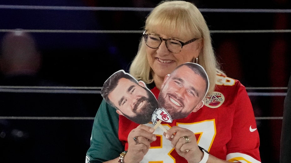 Donna Kelce hits back at critics of son amid Chiefs star's slow start