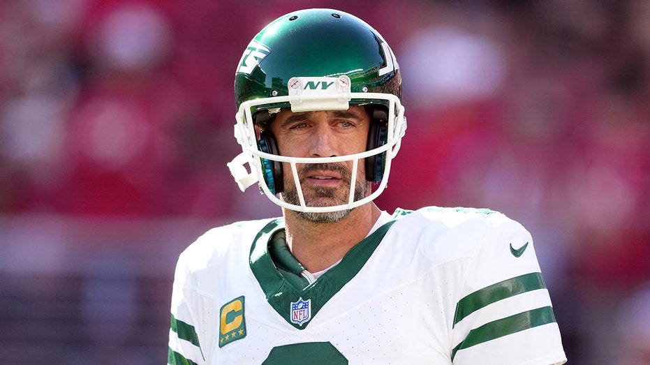 Jets' Aaron Rodgers on why it's 'important' for young QBs who are not NFL ready to sit