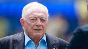 Jerry Jones donated to Ted Cruz campaign amid Republican's sports 'curse' as Cowboys now crumble