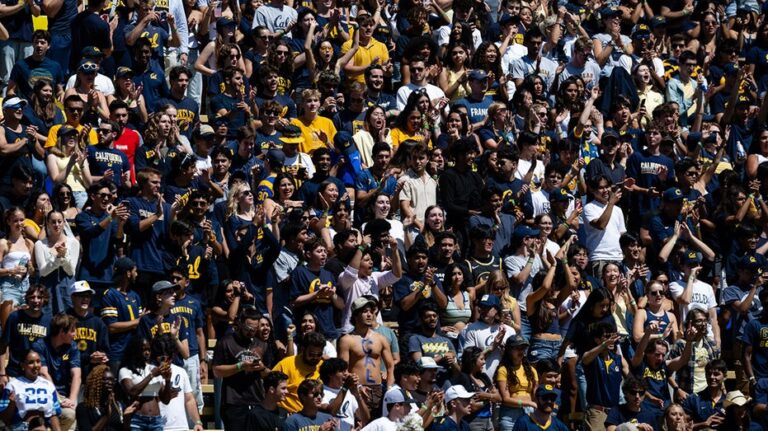 Cal fans break through ESPN's 'College GameDay' barricades ahead of Miami showdown