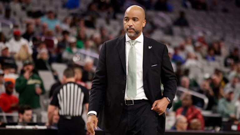 South Florida men's basketball team mourns the loss of coach Amir Abdur-Rahim