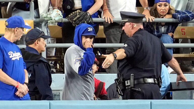 Dodgers fan interferes with potential clutch Yankees homer in World Series Game 1, fans recall Jeffrey Maier