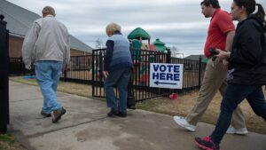 Early In-person voting begins for Alaska, Arkansas, Connecticut, Idaho, North Dakota, South Carolina, Texas