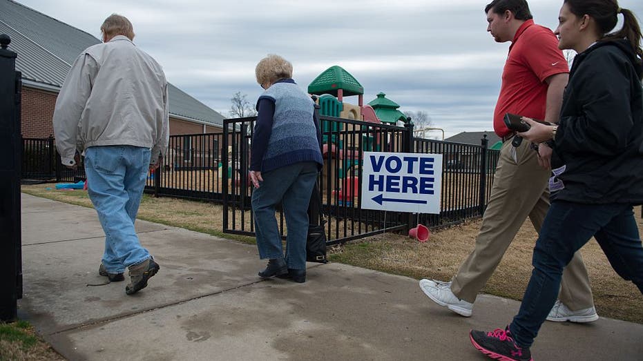 Early In-person voting begins for Alaska, Arkansas, Connecticut, Idaho, North Dakota, South Carolina, Texas