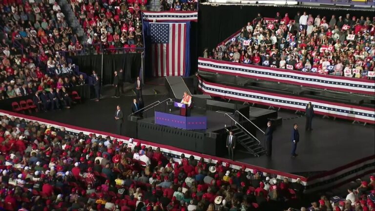 Trump explains MAGA garbage truck at Green Bay rally