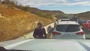 Man dressed up as Michael Myers from 'Halloween' scares Arizona drivers: video