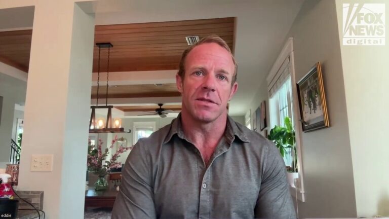 Ex-Navy SEAL Eddie Gallagher fights for unjustly accused military service members