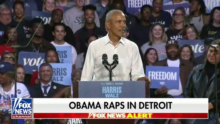 Obama raps to Eminem in Detroit