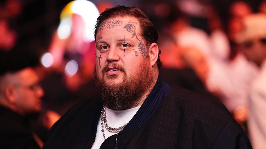 Jelly Roll plans to seek forgiveness from victims of armed robbery: 'No logic to what I did'