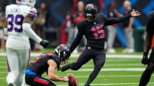 Texans' Ka'imi Fairbairn drills 59-yard game-winning field goal to beat Bills