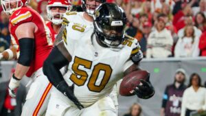 Saints' Khalen Saunders, brother of Taylor Swift backup dancer, records 1st career interception vs Chiefs