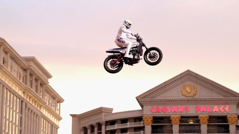 Nitro Circus' own Travis Pastrana discusses growth of motocross sports: 'Awesome to see'