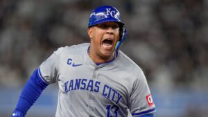 Royals steal ALDS Game 2 on road against Yankees