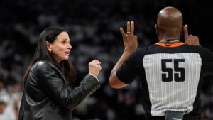 Liberty coach calls out WNBA officiating following Game 4 loss to Lynx: 'All we want is fair'