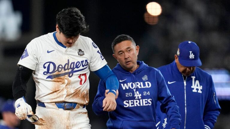 Dodgers' Shohei Ohtani appears to catch break after Game 2 shoulder injury