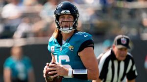 Jaguars' Trevor Lawrence unlikely to play in Week 10, weighing options after shoulder injury: report