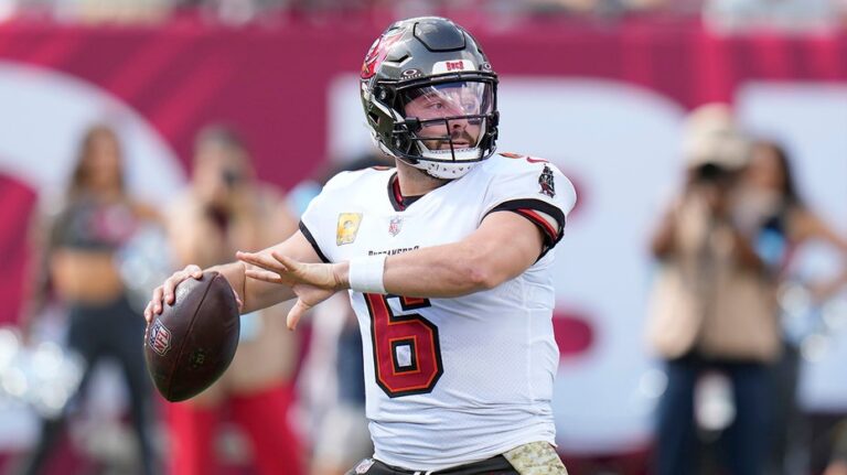 Tom Brady lauds Bucs' Baker Mayfield for incredible stiff arm, throw in pivotal moment vs 49ers