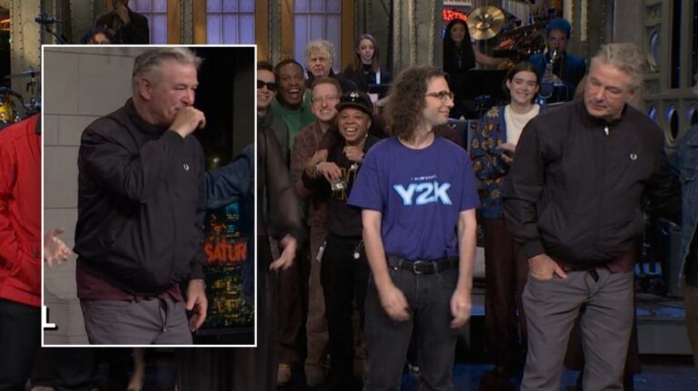 Alec Baldwin ridiculed for 'SNL' wardrobe mishap during closing scene