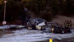 5 killed in Arizona when small plane crashes into car while taking off