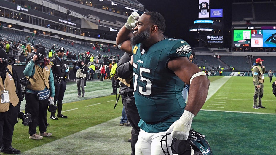 Eagles star gets teary after possible career-ending injury: 'Been a while since I've cried'