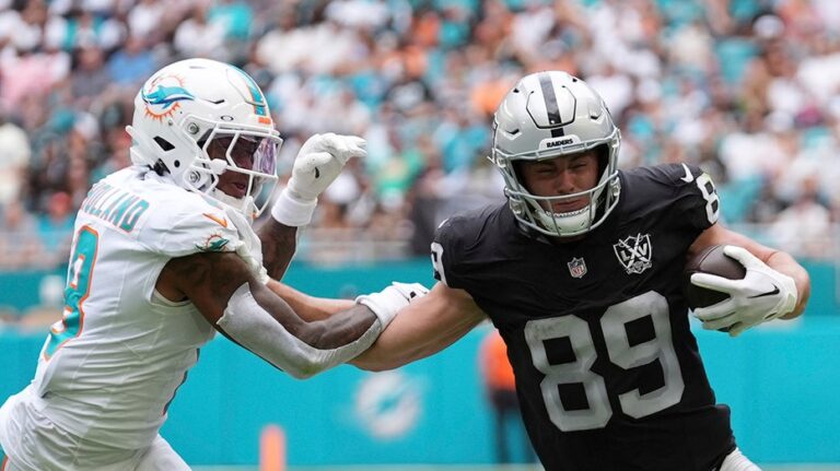 Raiders' Brock Bowers appears to perform Trump dance after TD catch vs Dolphins