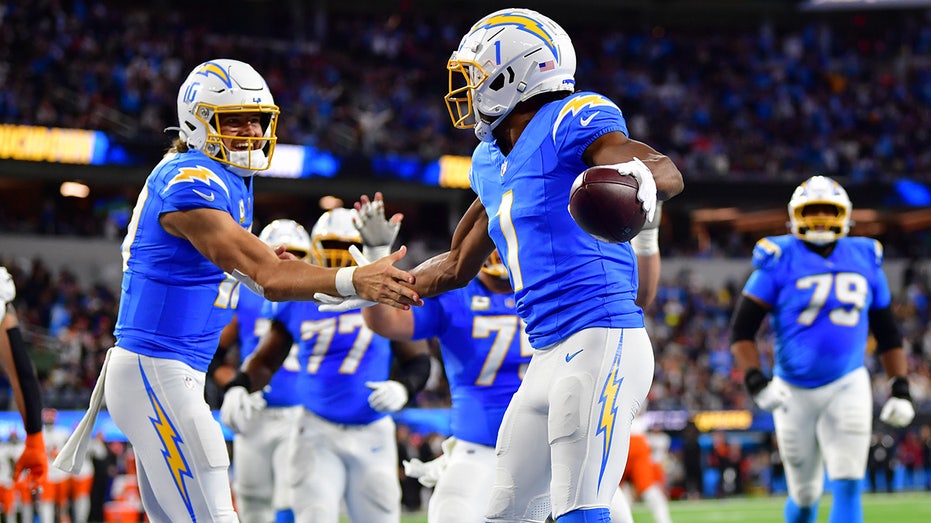 Chargers stave off Bengals' comeback in epic Sunday night thriller