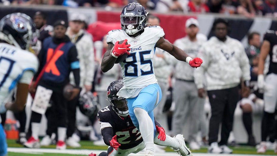 Titans stun Texans as battered Will Levis hangs in to help Tennessee win