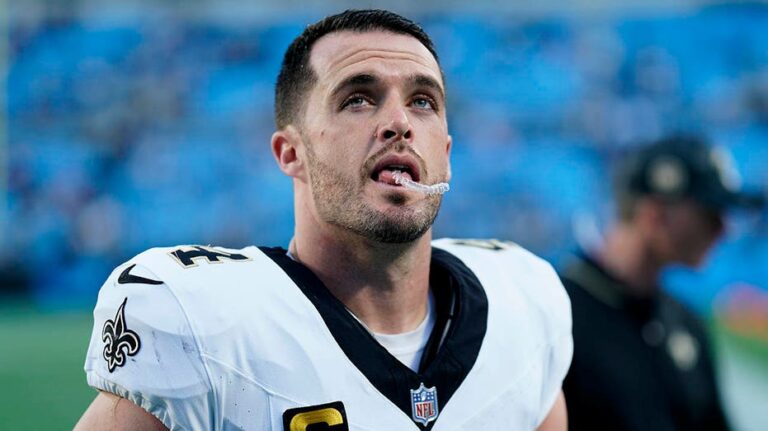 Saints' Derek Carr fires back at ex-NFL star's harsh criticism: 'It's unfortunate'