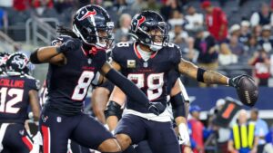 Texans poke fun at Cowboys' stadium roof mishap with hilarious social media post after win