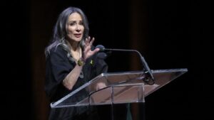 Patricia Heaton calls on Christians to fight against antisemitism, October 7 'denialism,' at awards show