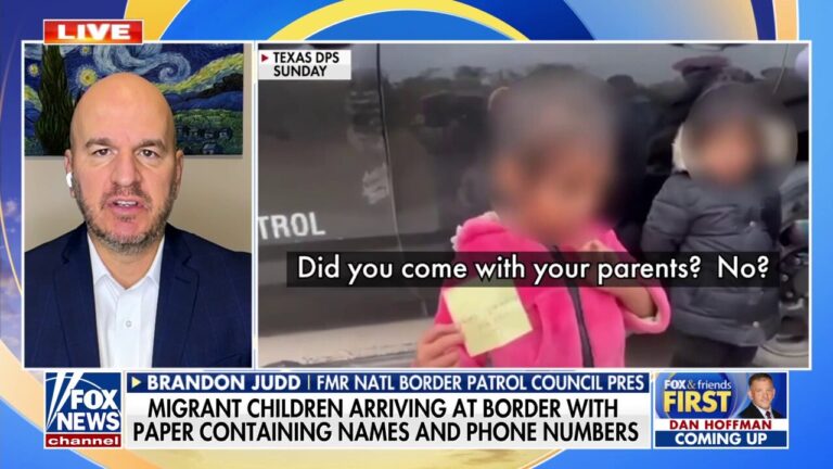 Toddler arrives at US border only with paper containing names, phone numbers