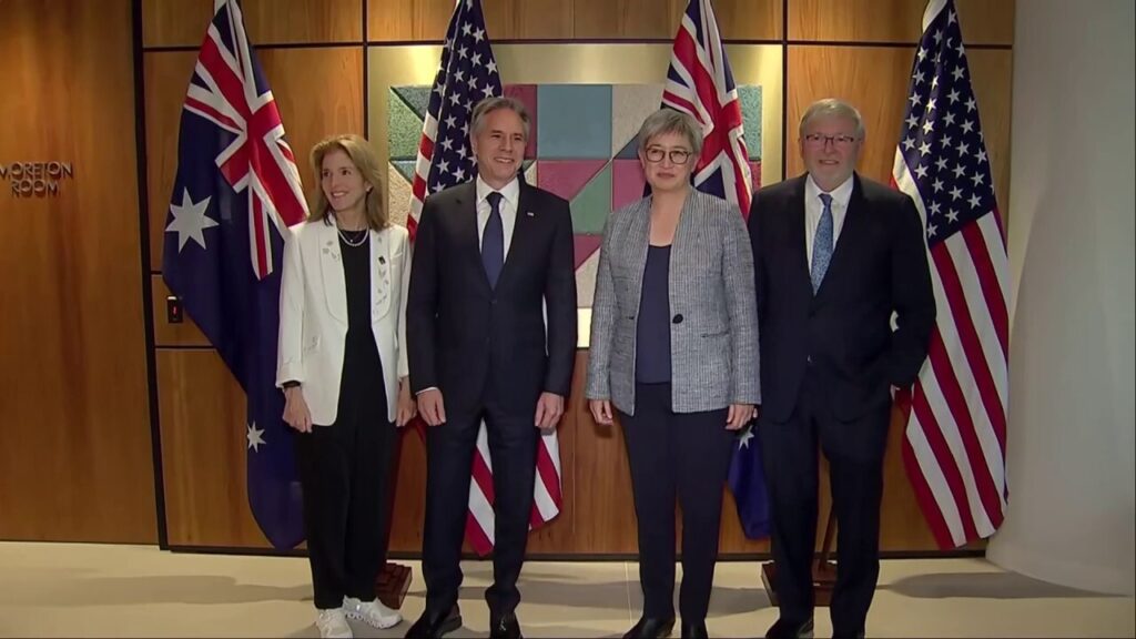 Secretary of State Blinken poses with Australian Ambassador to Washington Kevin Rudd