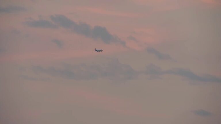 Plane used by Canadian Prime Minister Justin Trudeau lands in Florida