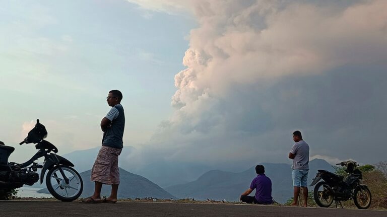 Indonesia’s Mount Lewotobi Laki Laki unleashes towering columns of hot clouds