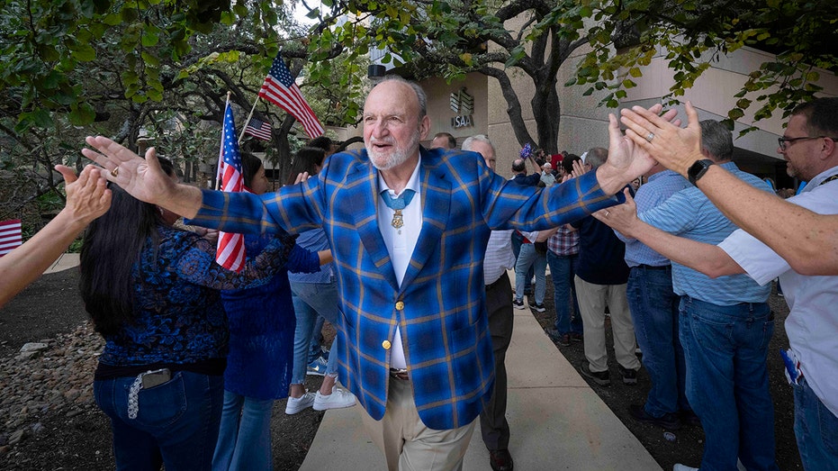 Gratitude for veterans, plus Trump's stamina impresses doctors