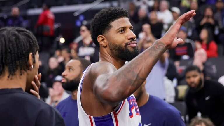 76ers' Paul George denounces boos in return to Los Angeles: 'It's stupid'