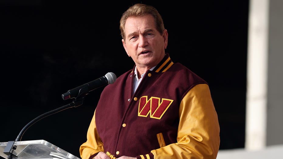 NFL legend Joe Theismann gives free cars to service members for Army-Navy game