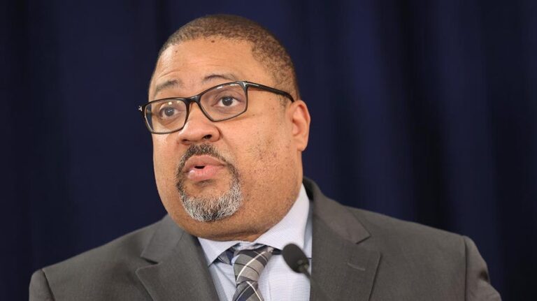 Trump admin urged to launch federal civil rights probe into Manhattan DA's office after Daniel Penny trial