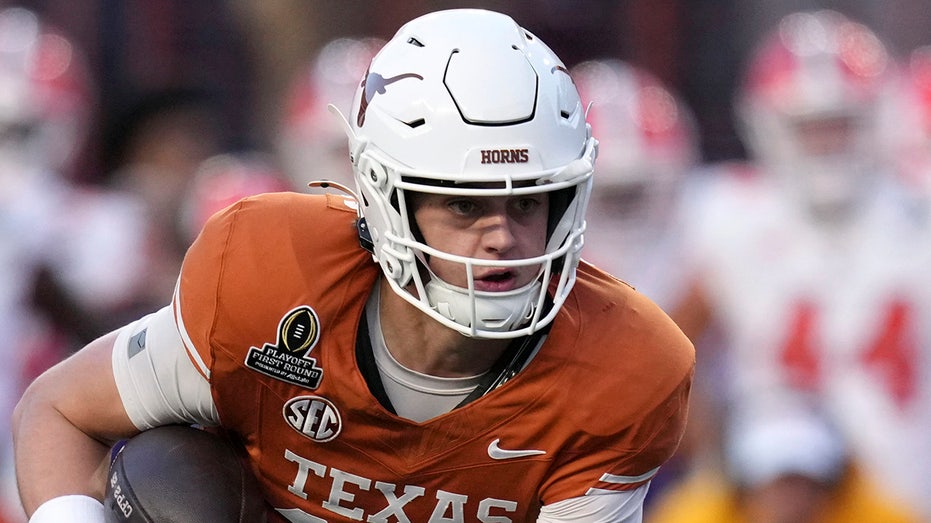 Texas' Arch Manning shoots down transfer rumors ahead of CFP game