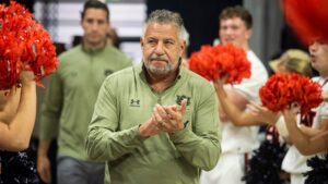 Auburn's Bruce Pearl applauds NYC mayor's message to critics over desire to meet with incoming border czar