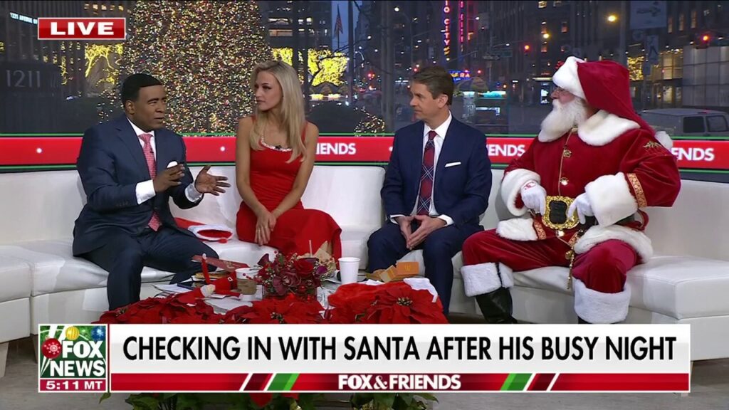 ‘Fox & Friends’ co-hosts check in with Santa after his busy night