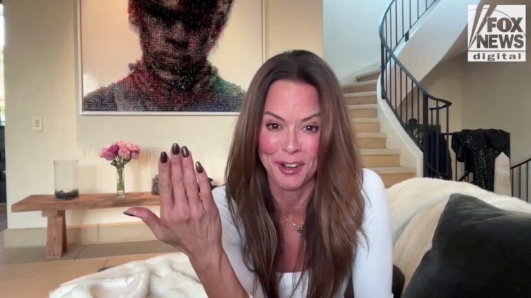 Brooke Burke gives tips on how to keep New Year's resolutions