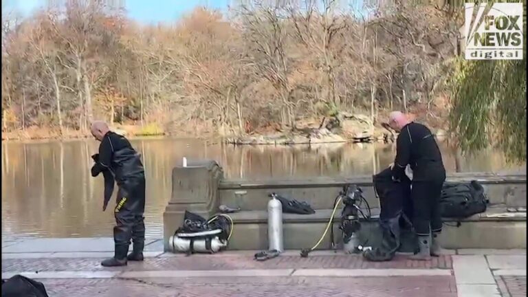 NYPD SCUBA Team prepare to search the lake in Central Park