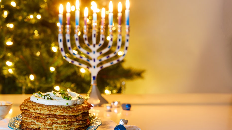 'Chrismukkah' celebration combines foods of Christmas and Hanukkah