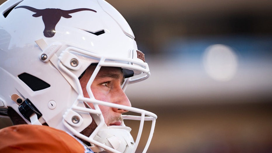 Quinn Ewers has massive offer to leave Texas, enter transfer portal after season: report