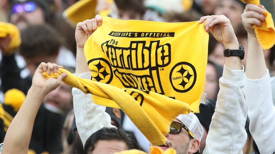 Wife of Browns lineman rips Steelers fans for being 'blatantly disrespectful'