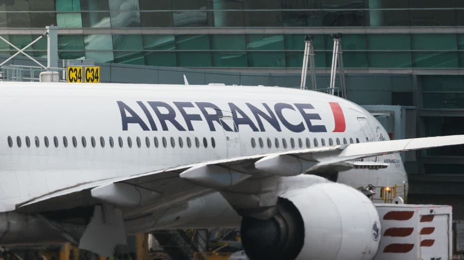 American woman on Paris-to-Boston flight dies in midair