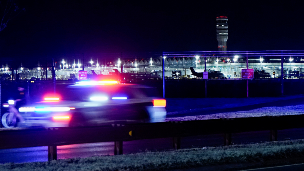 WATCH LIVE: Officials hold press conference on plane crash at Reagan National Airport