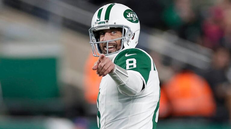 Jets' Aaron Glenn gives no-nonsense answer to Aaron Rodgers question: 'Don't waste your time'